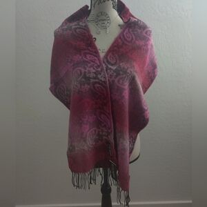 🆕 Steve Madden Made in Italy Magenta pink paisley fringed trim scarf Boho